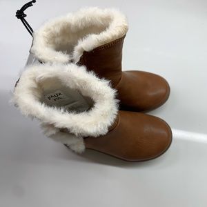 Joe fresh toddler size 7 fashion boots.